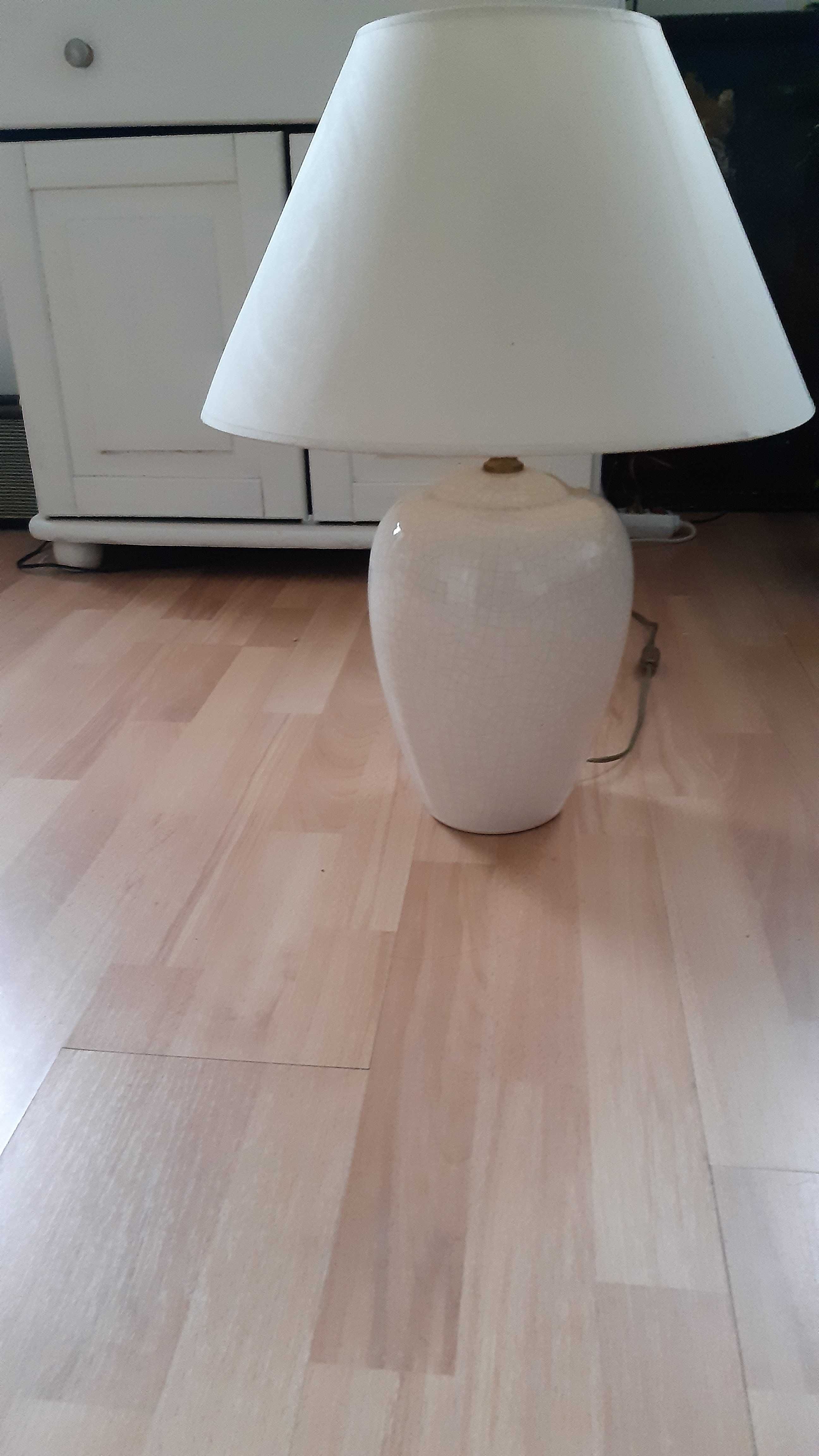 Piękna,duża,klasyczna,stylowa lampa nada klimat każdemu pomieszczeniu