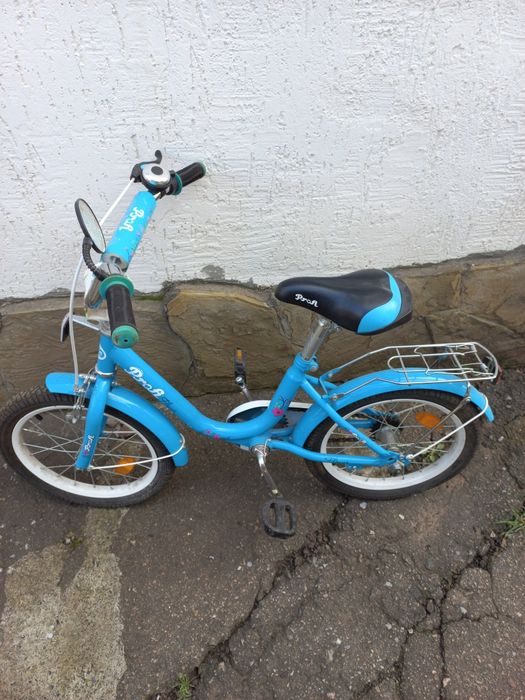 Велосипед детский.для возраста от 3 до 6 лет