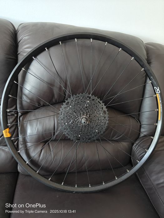 Venda roda de bicicleta.