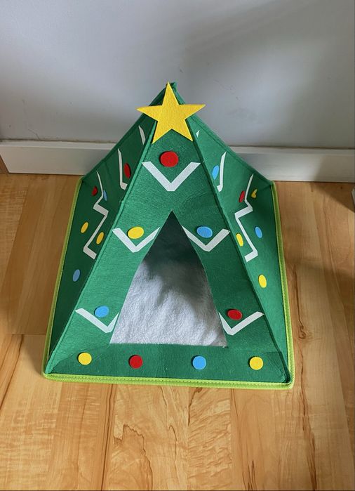 Świąteczny Namiot – Legowisko dla Kota w Kształcie Choinki z Poduszką