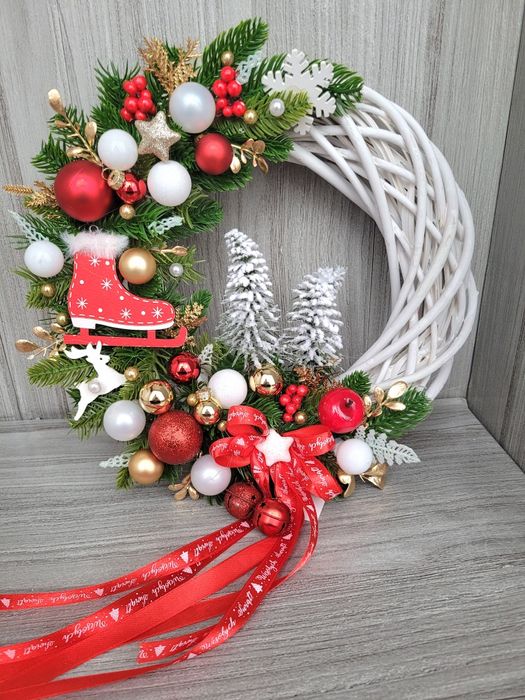 Wianek dekoracyjny na drzwi zimowy bożonarodzeniowy