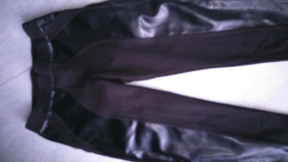 Nowe czarne spodnie woskowane rurki legginsy ze skórą
