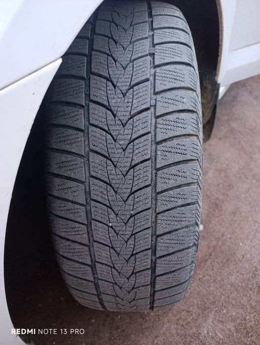 Продам резину на 17 215 55 17.