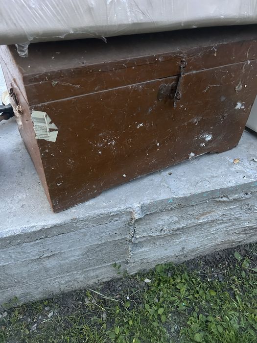 Віддам шкавчик,стол