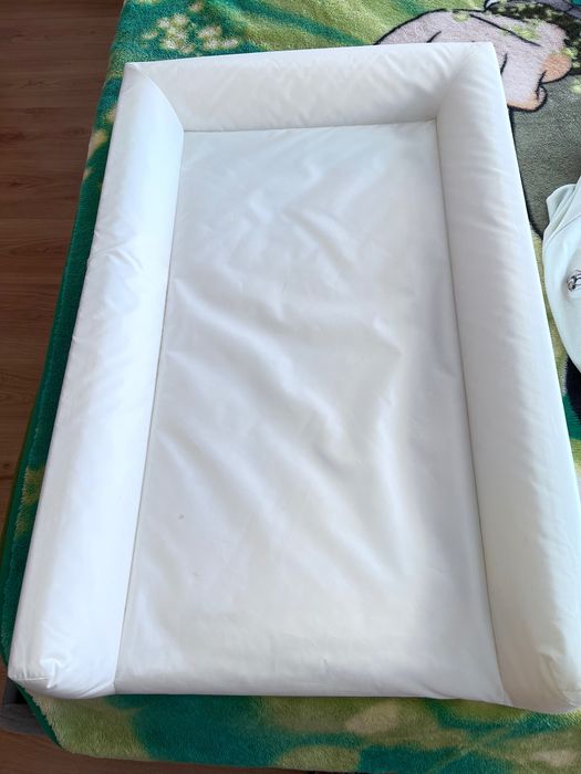 Trocador IKEA com fronha, perfeito estado!