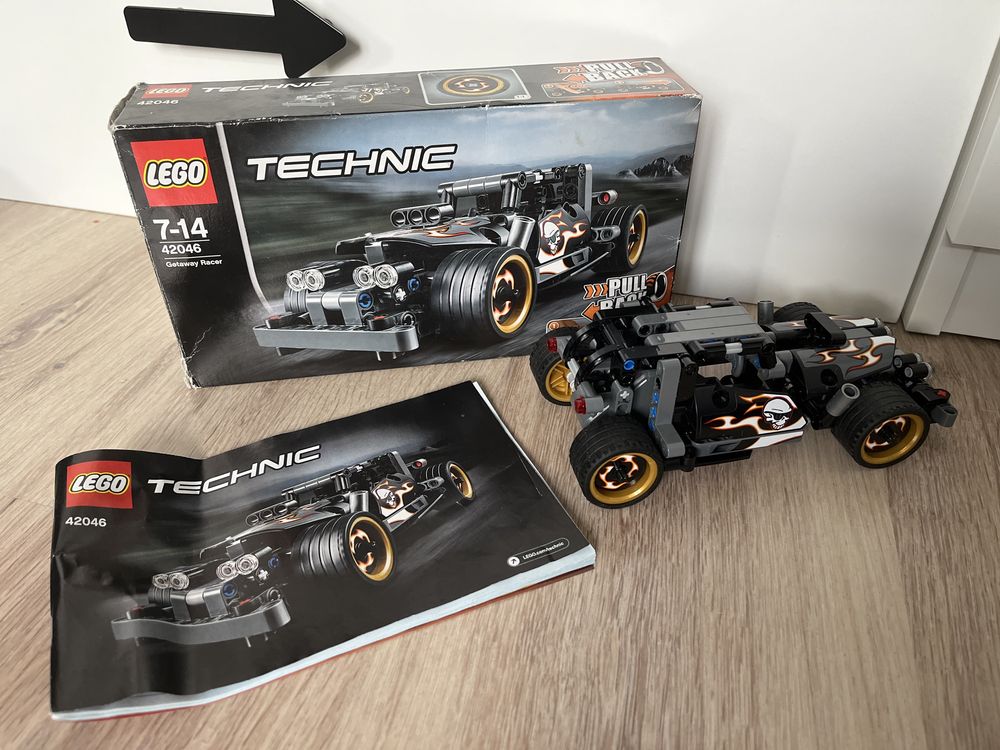 Lego Technic 42046 wyścigówka zbiegów pull back