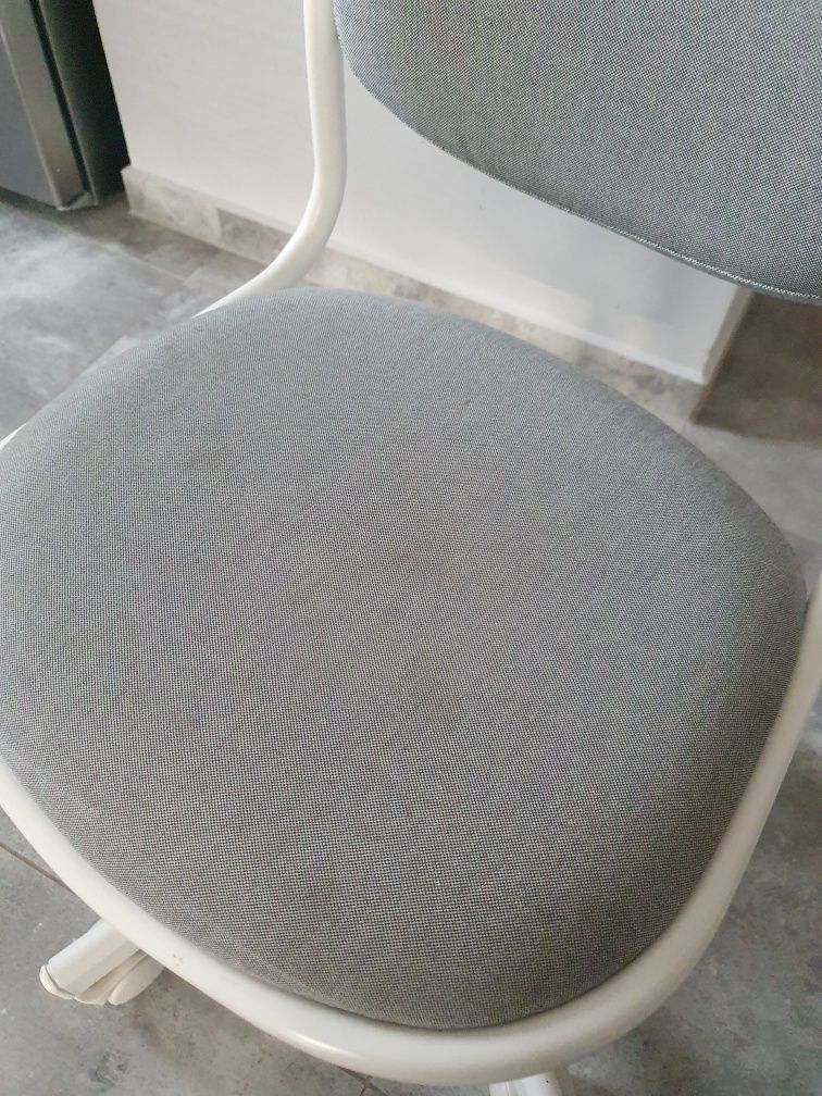 Krzesło do biurka dla dziecka Ikea dziecięce krzesło biurowe ÖRFJÄLL