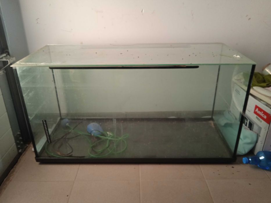 Sprzedam akwarium 100 cm na 40 cm 160 litrów.