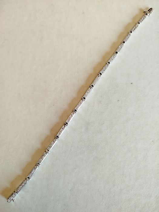 Bransoletka z białego złoto pr 750/ 10.62g/ brylanty 0.512ct 64 szt