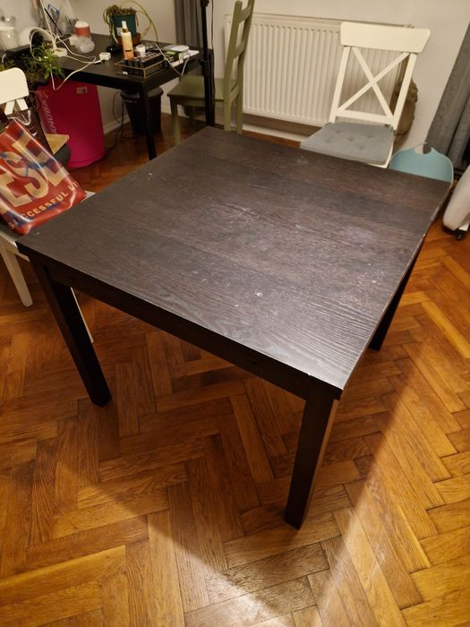 Stół rozkładany, nie pamiętam wymiarów