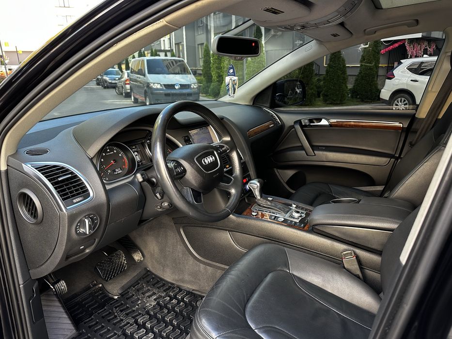 Продам AUDI Q7 2015рік