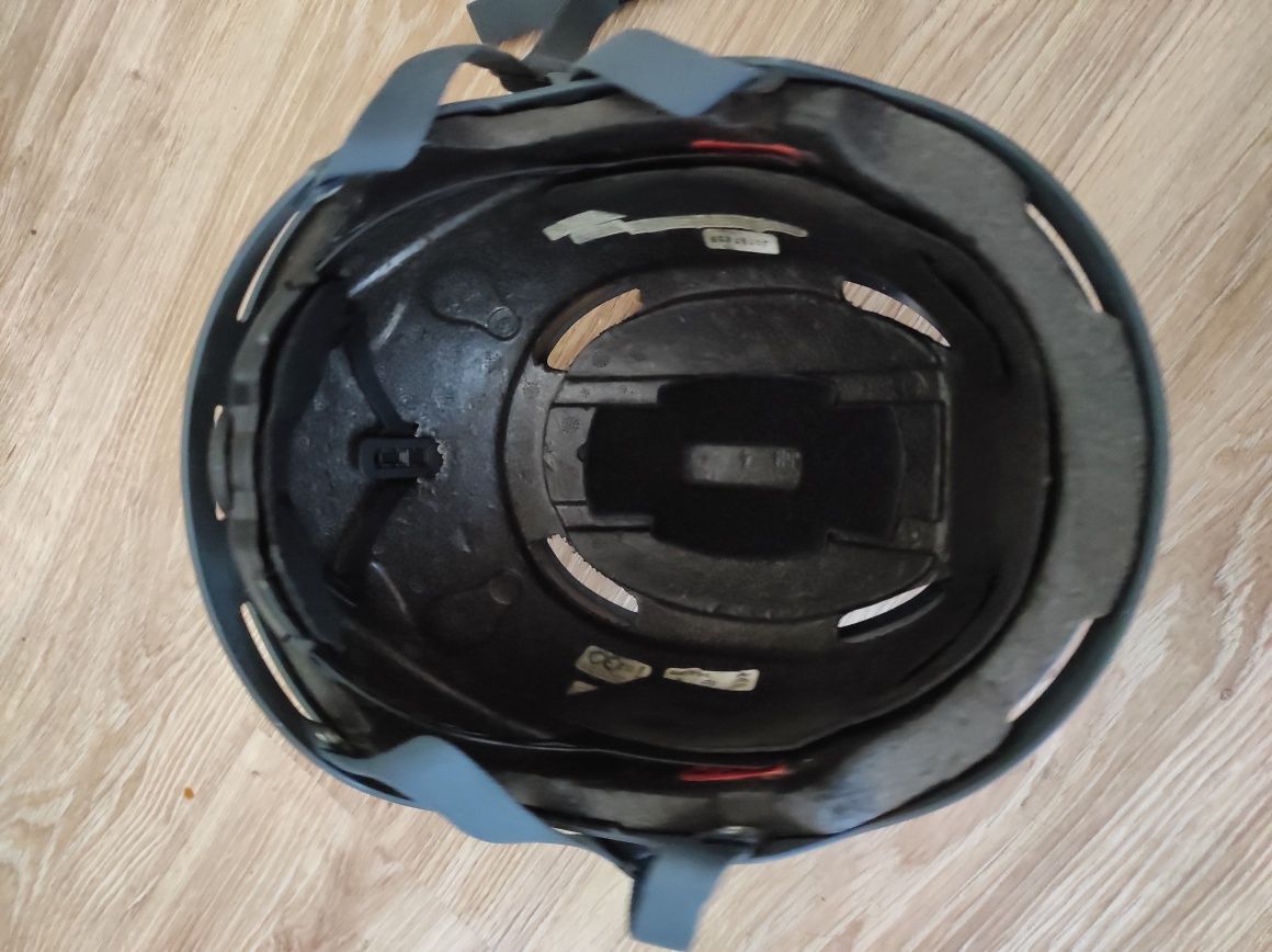 Kask rowerowy Giro 55-59 BMX MTB