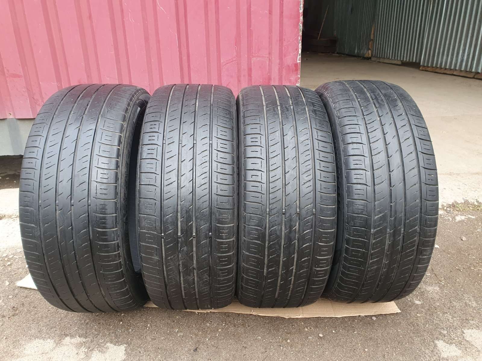 Продам шини 215/50/17 DUNLOP