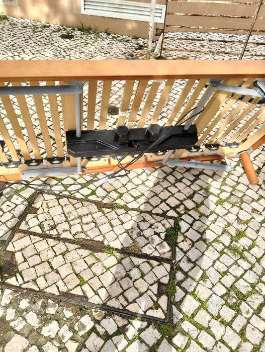 Cama articulada para pessoas acamadas