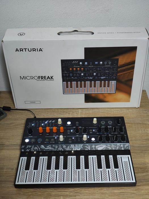 Arturia Microfreak synthesizer - ler descrição