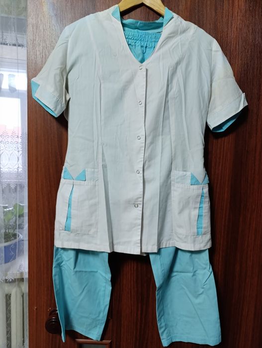 Медичні костюми та сорочки