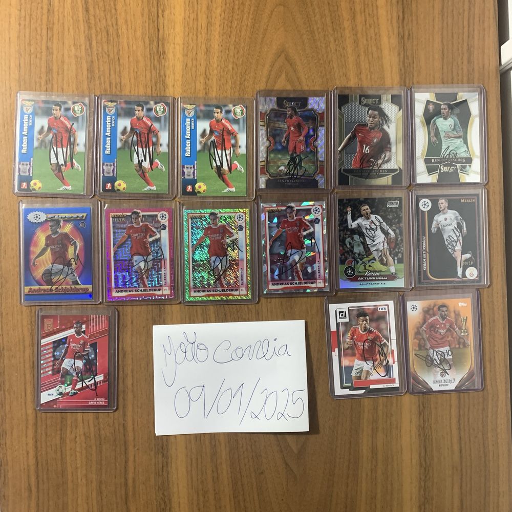 Cartas assinadas por jogadores do Benfica