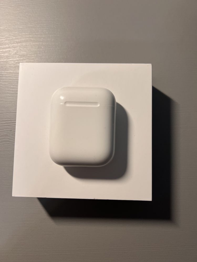 APPLE AirPods 2. generacji z etui ładującym