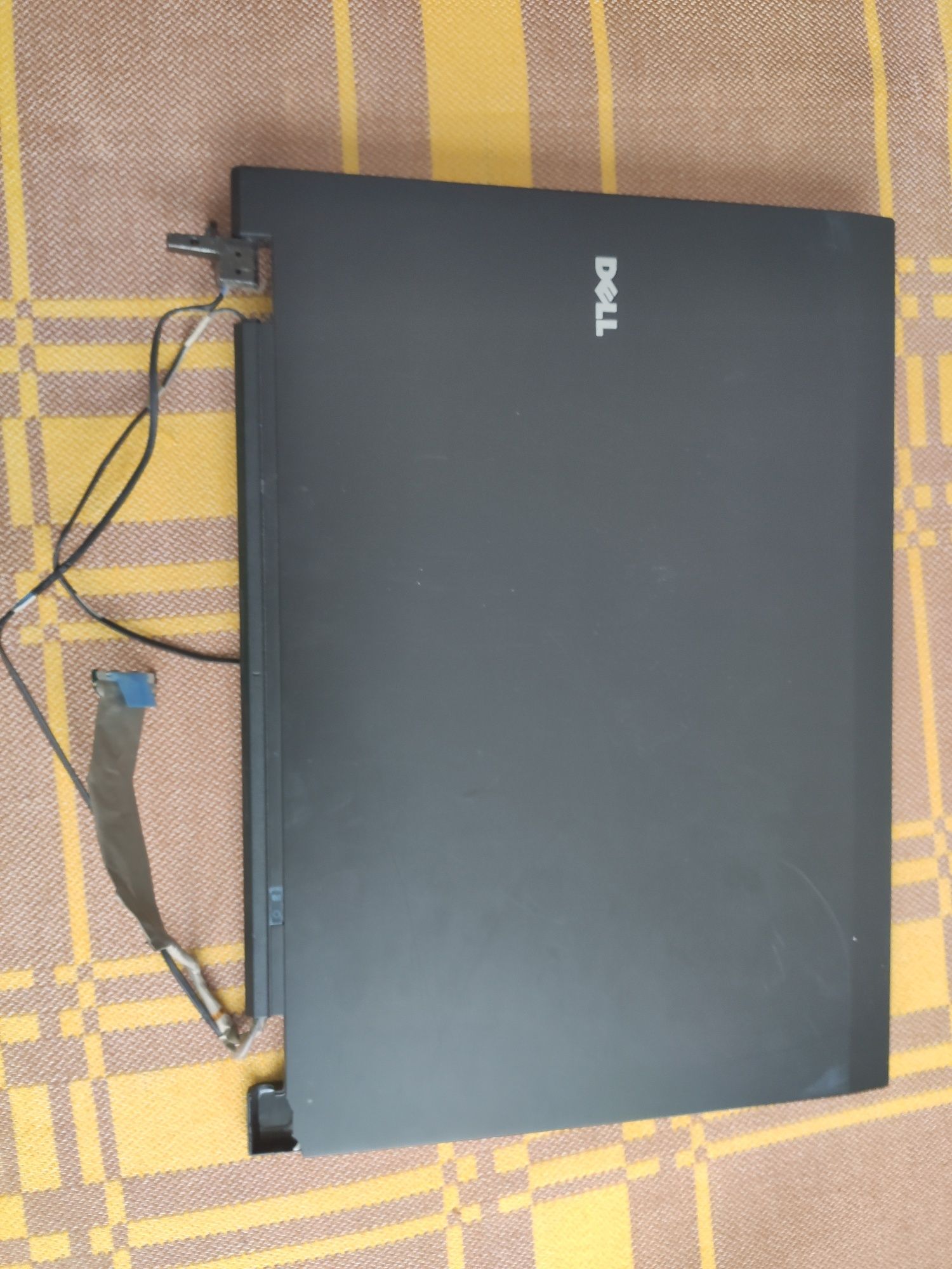 Martca LCD 15,4 m. im.  do Dell