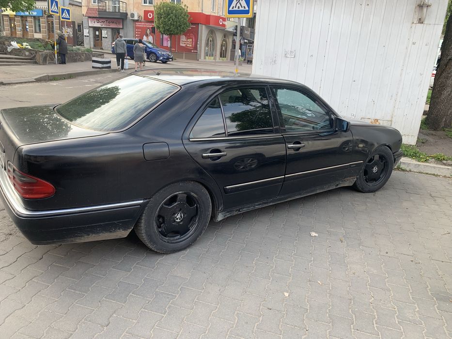 Mercedes-benz w210
