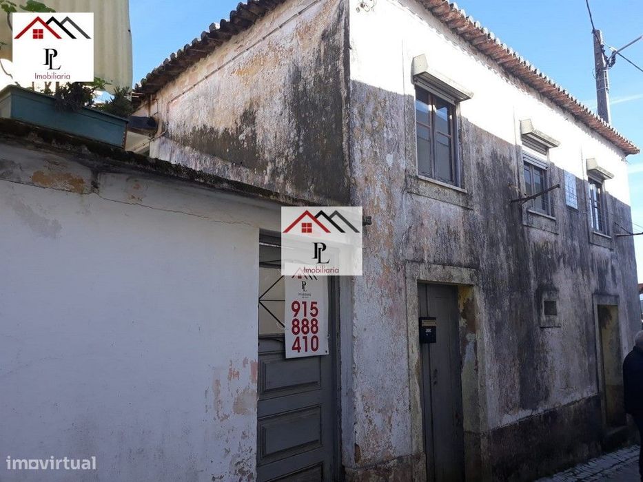 Moradia T3, para reconstruir em Semide (V391PL)