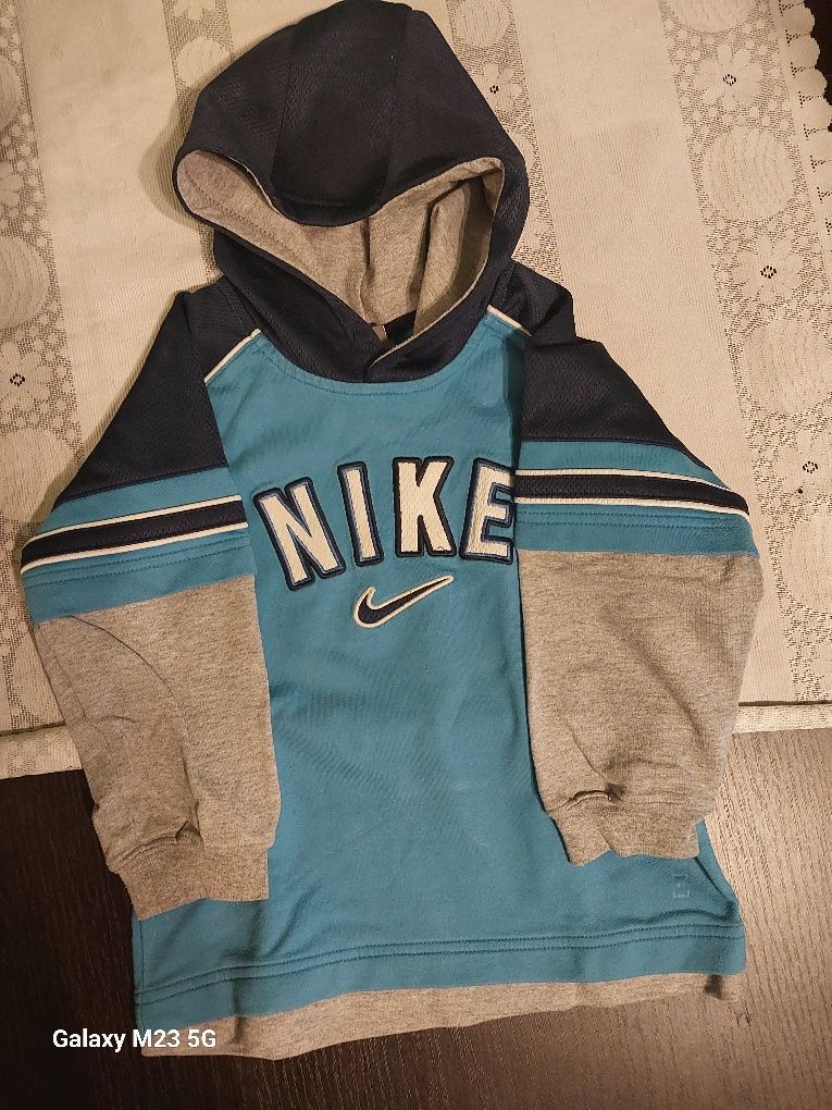 Bluza Nike z kapturem chłopięca