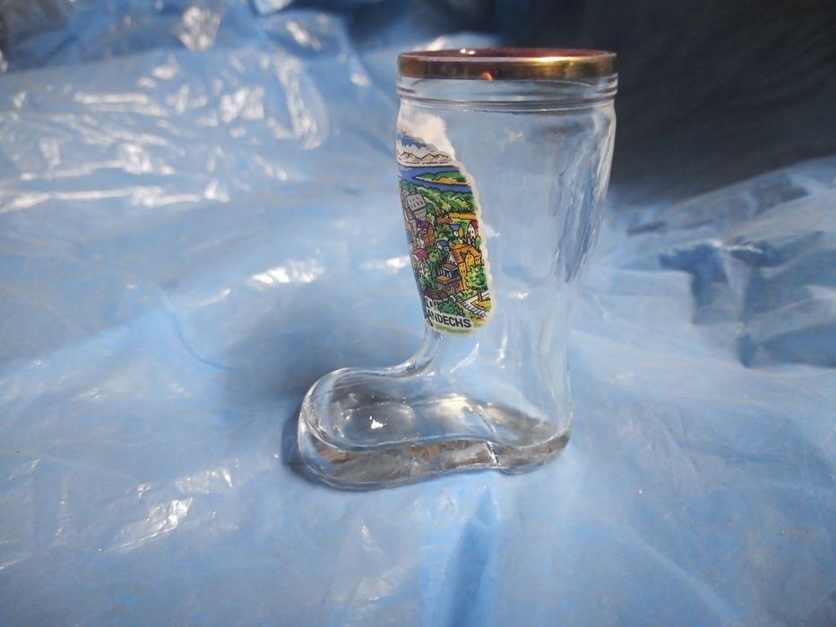 Kieliszek kolekcjonerski .