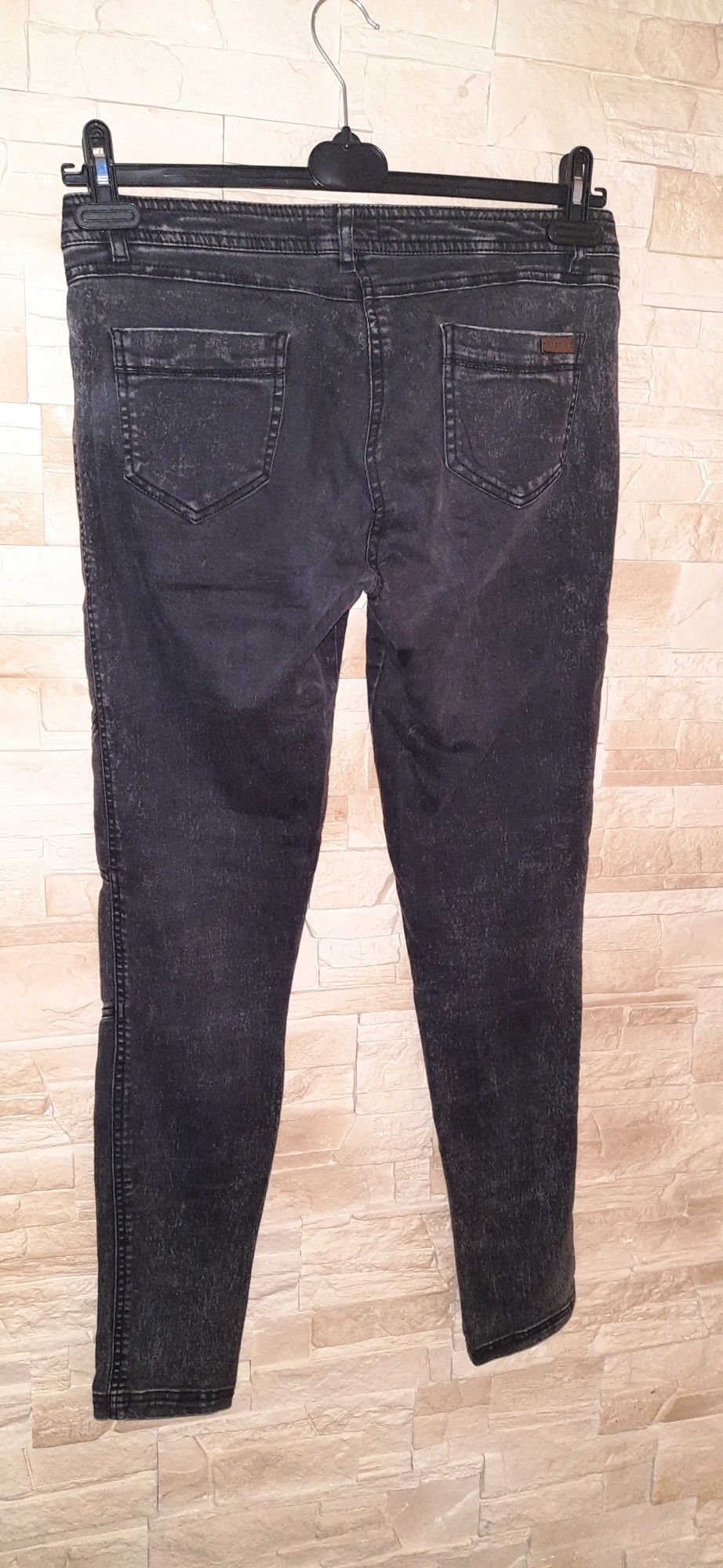 Cienkie jeansy rurki 36 Reserved marmurkowe