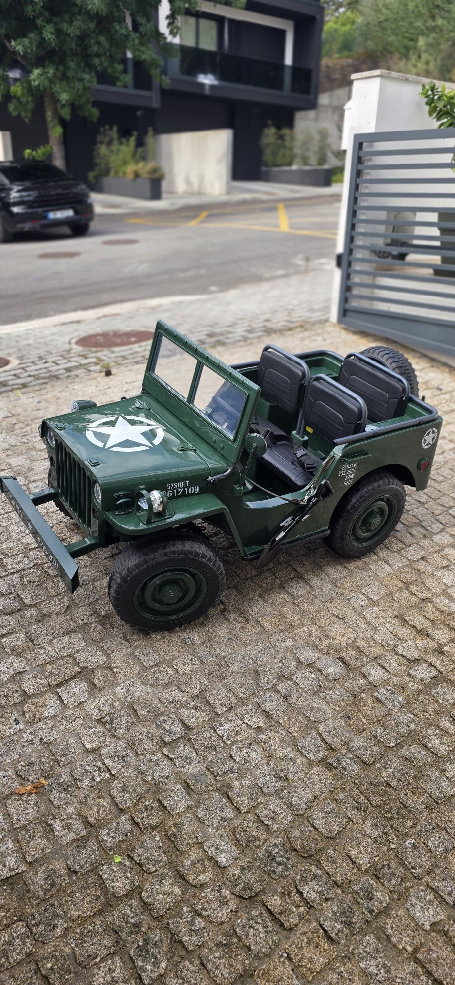 Jipe ATAA Commander 24v 3 lugares