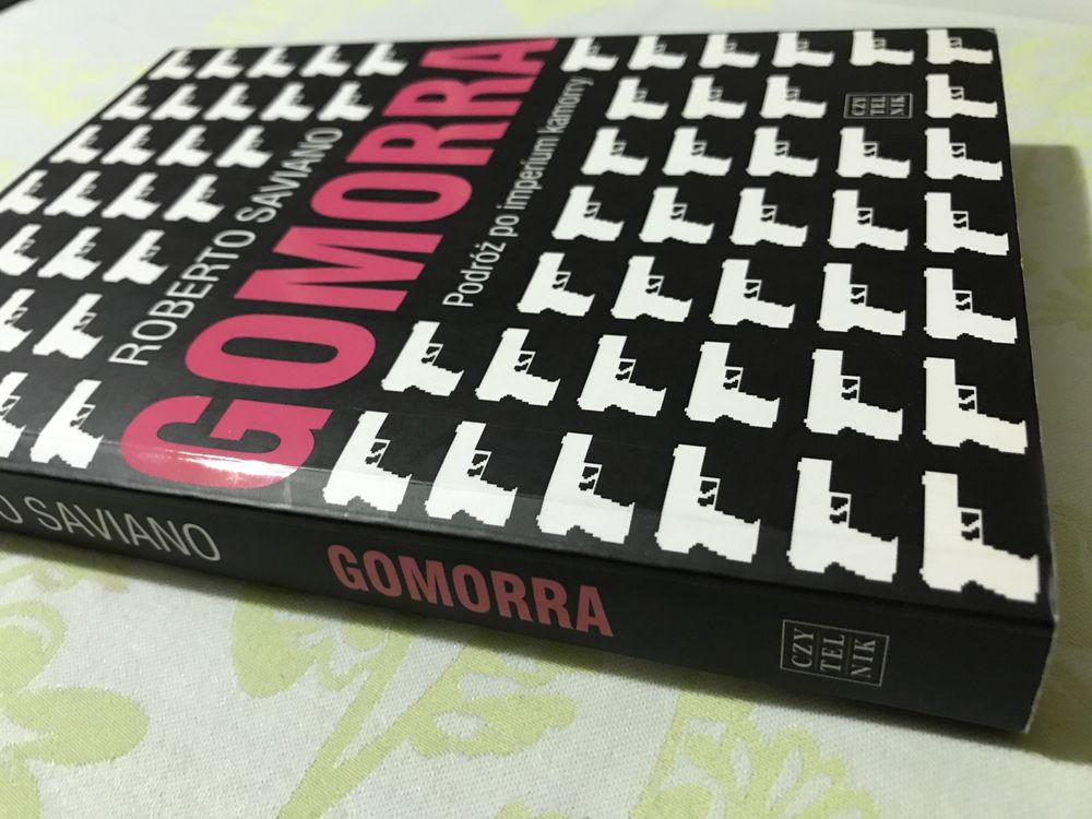 Książka non fiction Gomorra Podróż po imperium kamorry Roberto Saviano