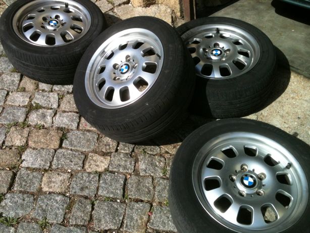 4 Jantes Originais BMW 16" c/ pneus usados