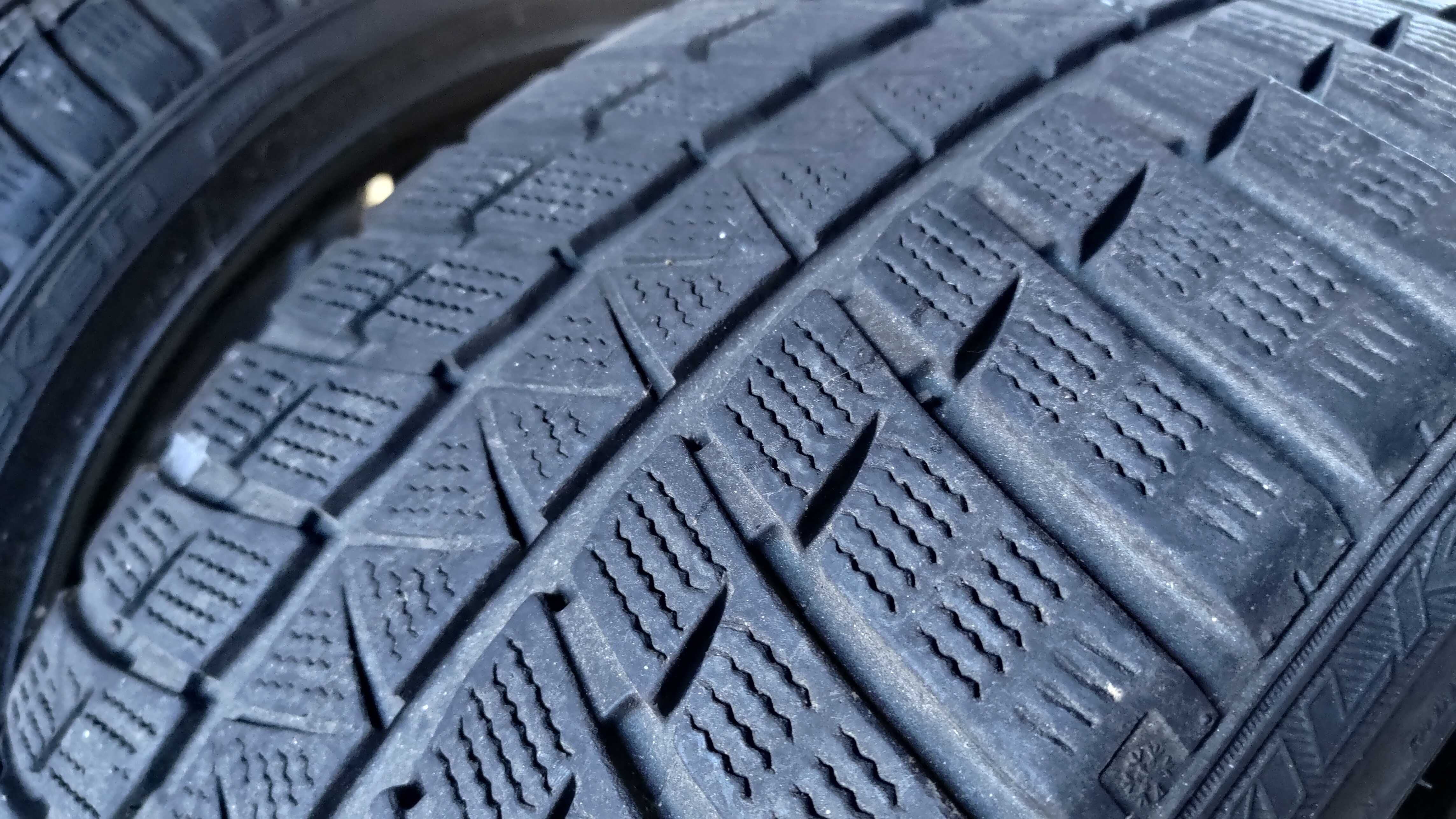 Falken EuroWinter HS-449 245/40