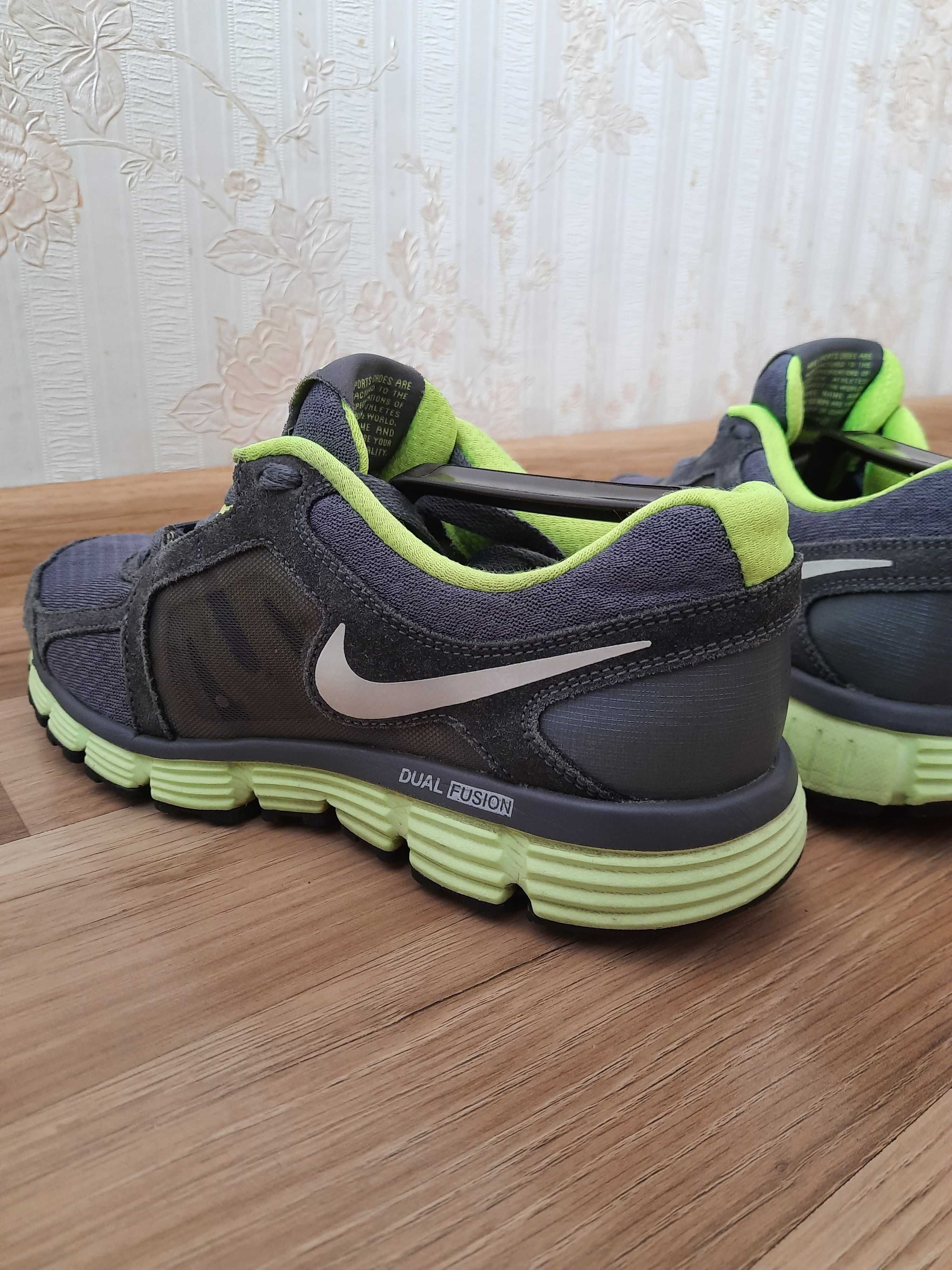 Кросівки Nike 38.5р.