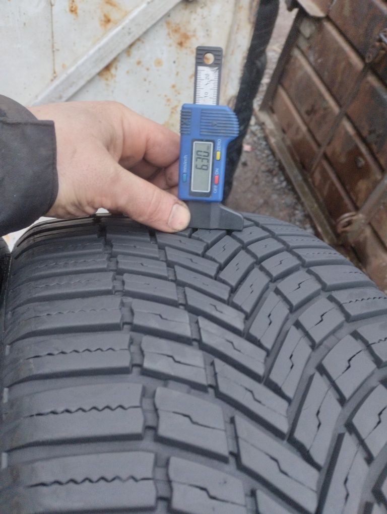 Шини всесезонні б.в. 225/40/18 Bridgestone weather control 23рік