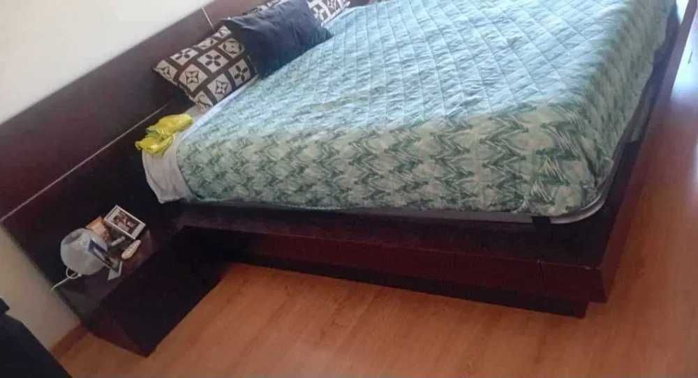 Cama casal mogno
