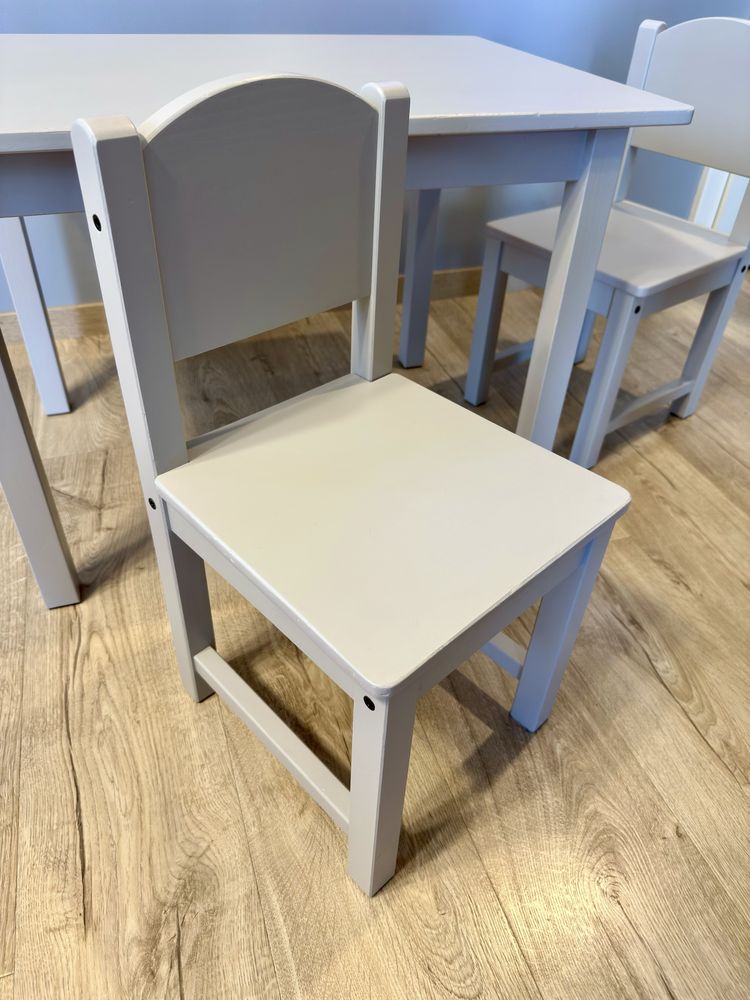 Stolik dziecięcy i 2 krzesełka Ikea SUNDVIK