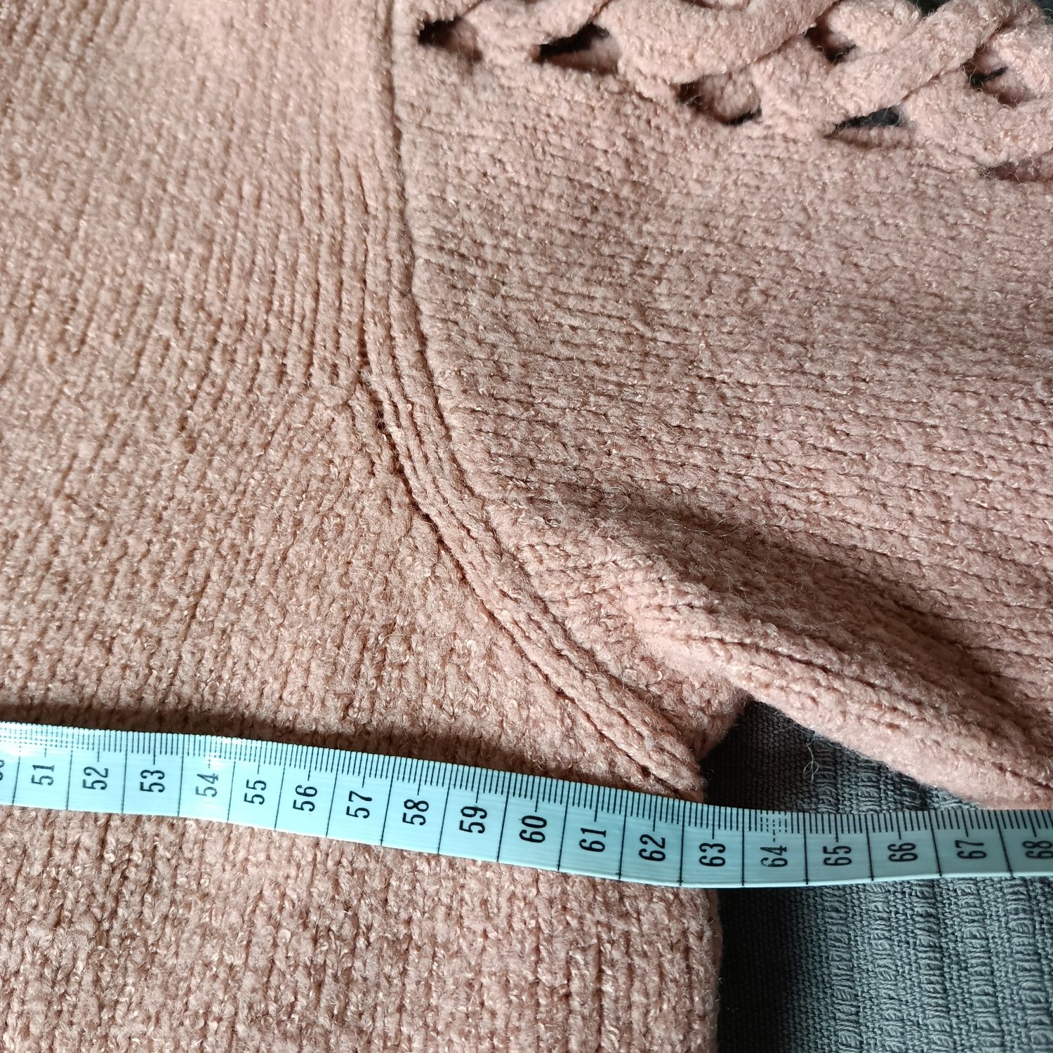 Sweter Zara z plecionymi rękawami r. M