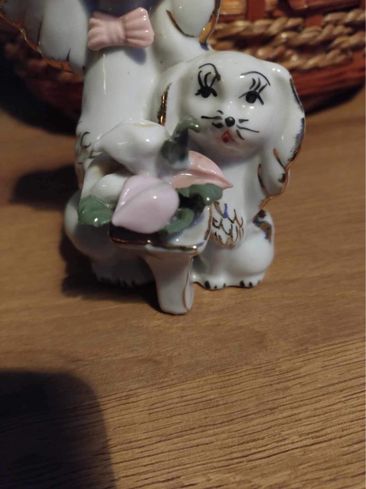 Porcelanowa figurka PRL