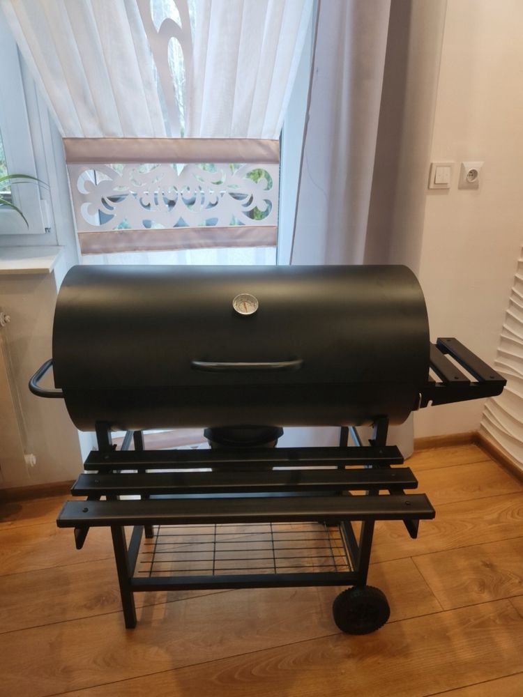Grill ogrodowy zamykany ze stali nierdzewnej z akcesoriami duży ruszt