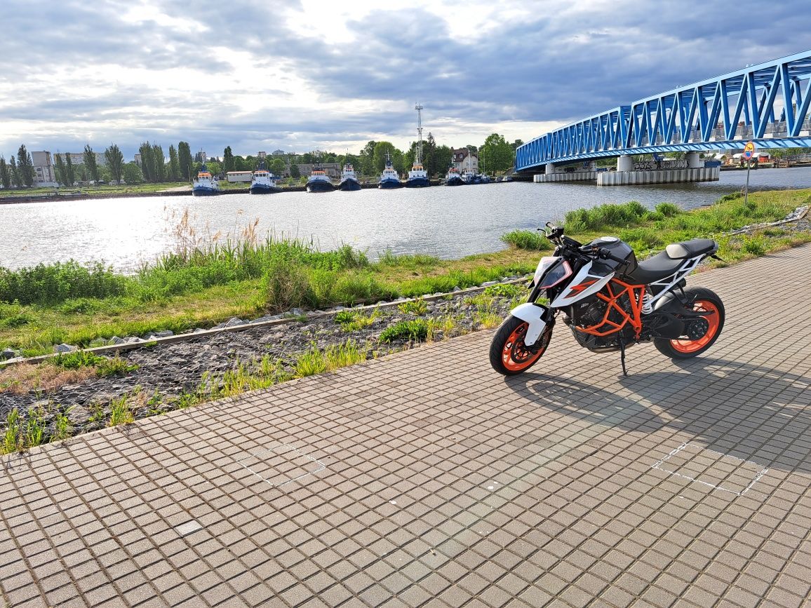 Ktm 1290 super duke r