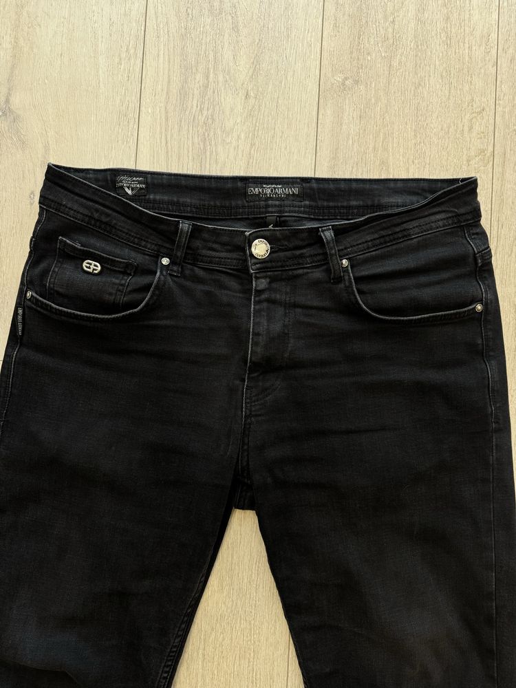 Продам джинси Emporio Armani