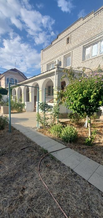 Продам Дом  2 эт общ.пл. 126 м,,Жил.Масив,,Луч