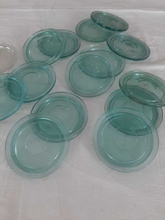 Скляні кришки для банок 0,5, 3, 10 літрів.