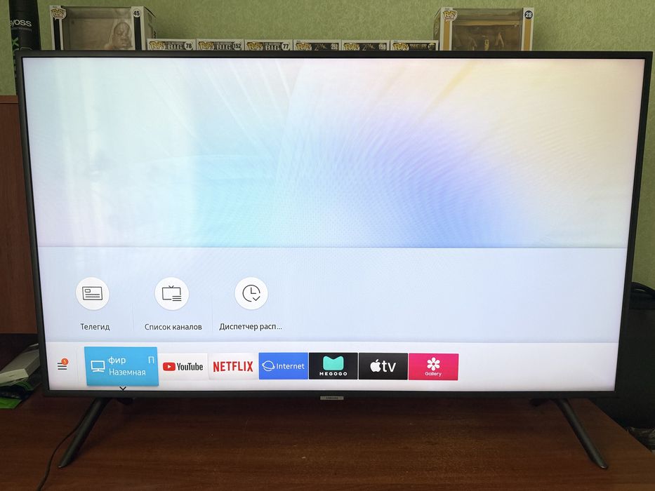 Продам телевизор Samsung UE49NU7172U 49 дюймов