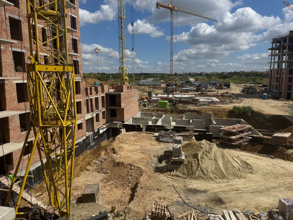 Продаж(Єоселя) 2-кімнатної квартири 60 м2 Пустомити (9км.від Львова)