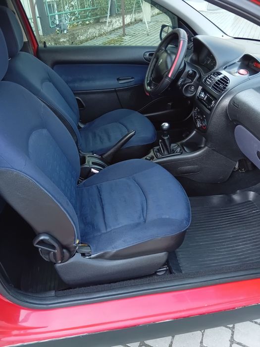 Пежо 206 рік 2002