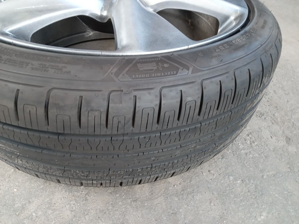 Диск б/у: литой R20 J8 (PCD 5x114.3) ЦО66.1 ЕТ50 Nissan