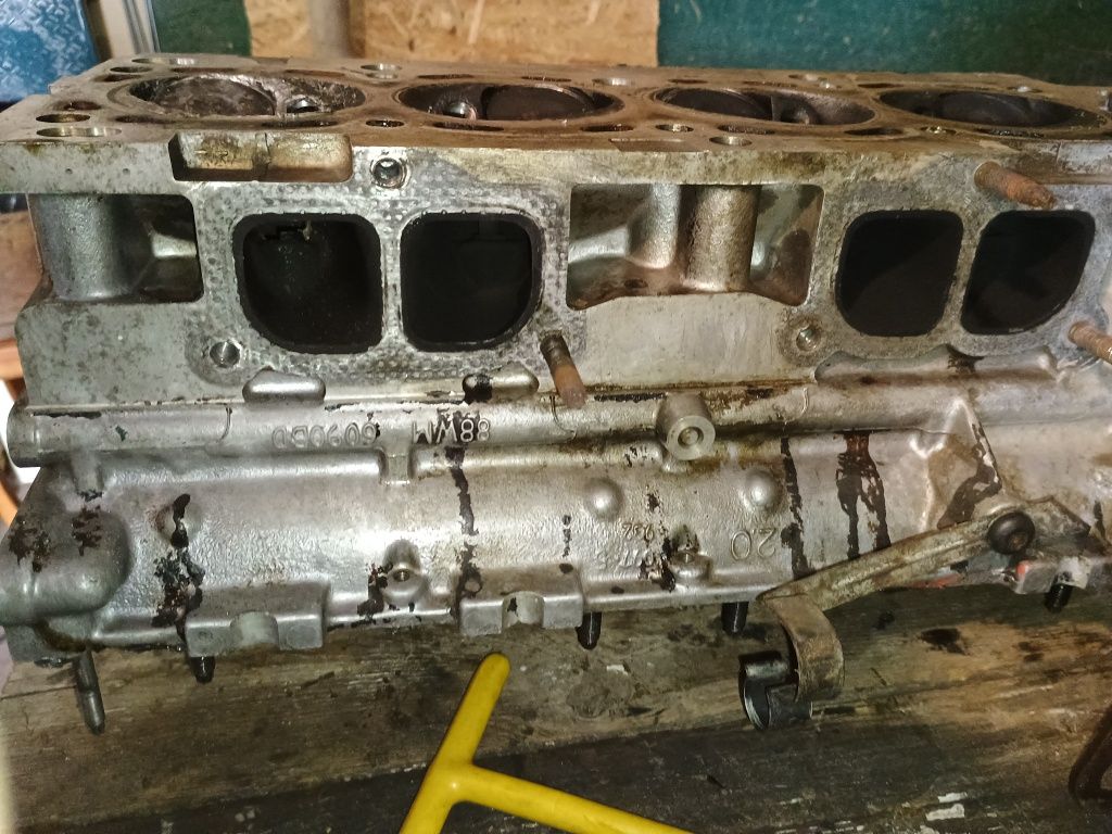 Продам гбц ford 2.0 DOHC