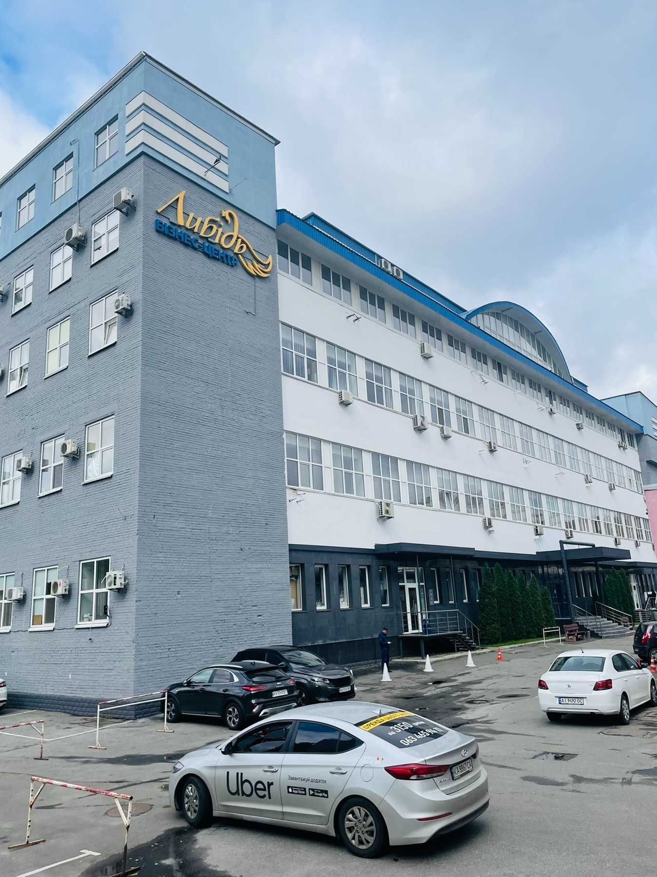Оренда офіce 43м2, Голосіївський район, метро Либідська, БЦ, без %
