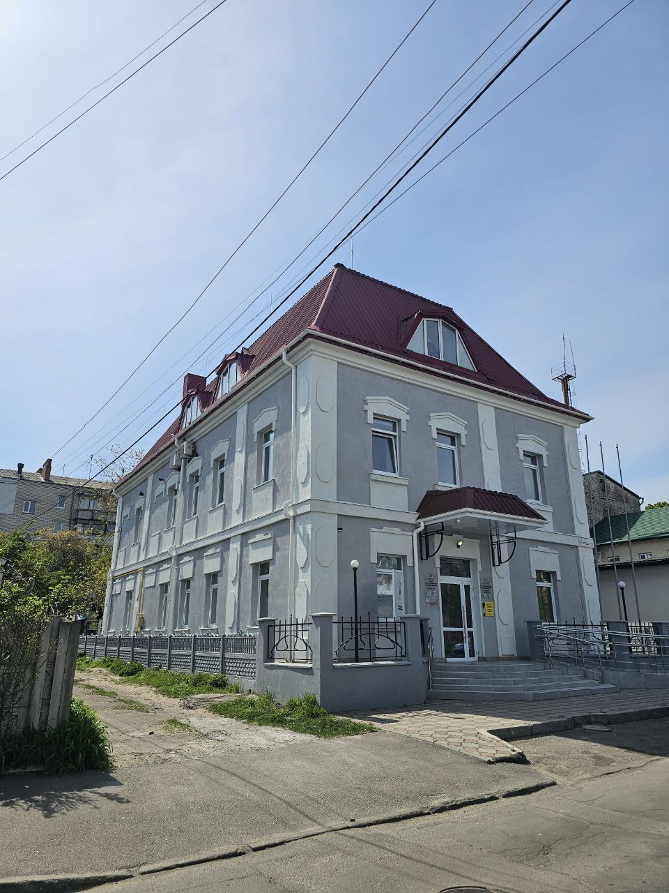 Професійне фарбування дахів, фасадів